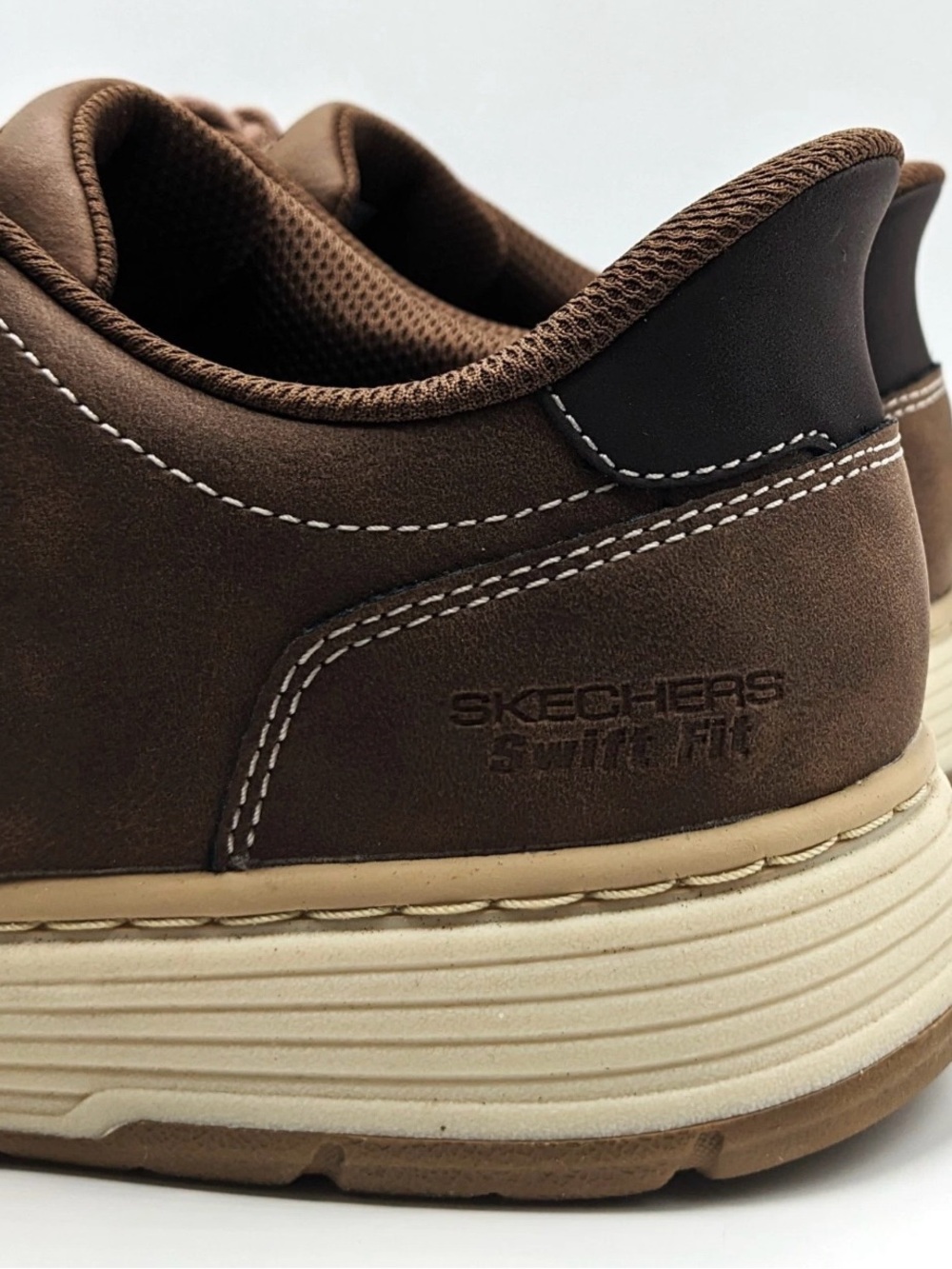 Skechers Men’s Tan-Brown Swift Fit Hands Free Sneakers Shoes Comfy - Picture 5 of 9
